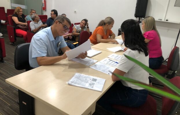 Classificados no processo seletivo de 2023 assinam contrato para início de atividades