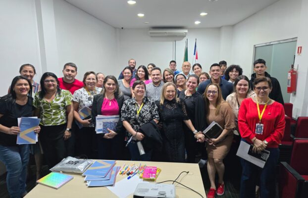 Colaboradores da AADESAM participam de treinamento para novo fluxograma de processos