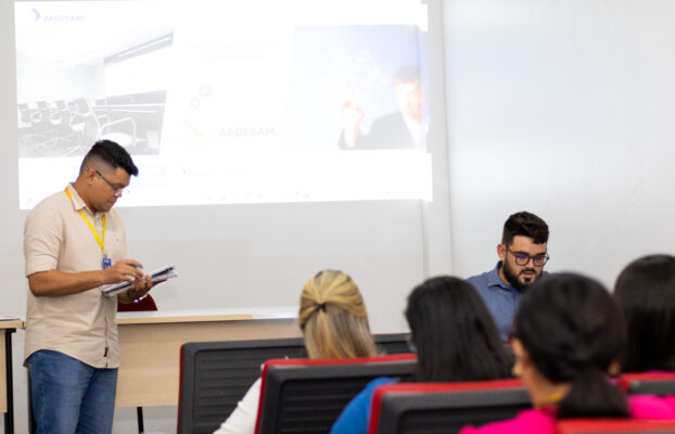 Membros da Comissão de Processo Seletivo da Aadesam participam de treinamento