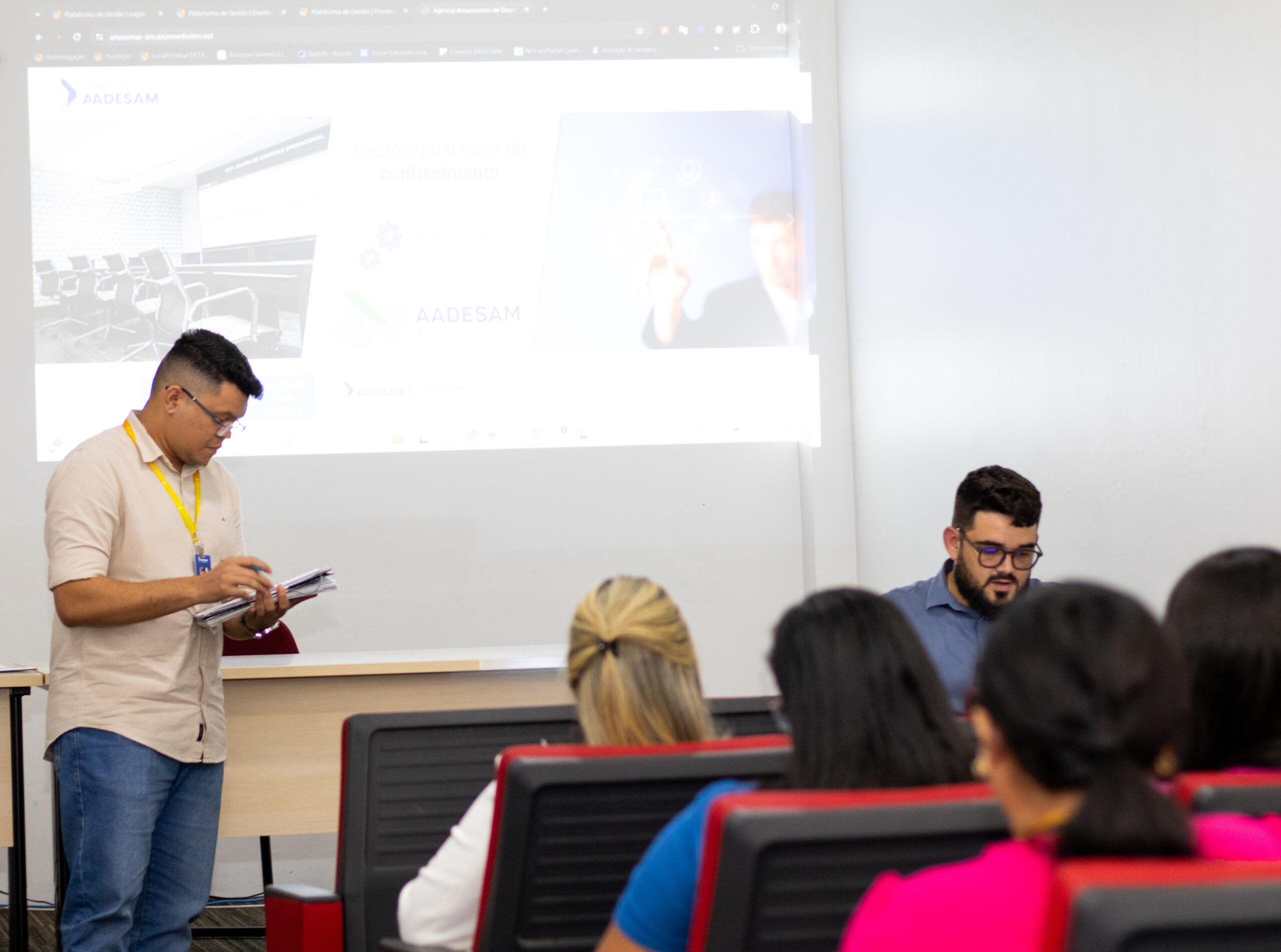 Membros da Comissão de Processo Seletivo da Aadesam participam de treinamento