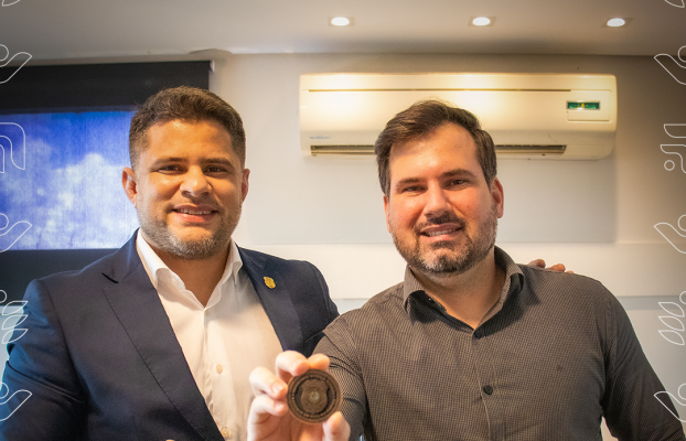 Reconhecimento: Presidente da AADESAM recebe Moeda de Distinção