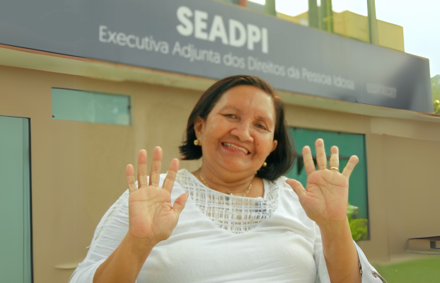 Profissionalismo e Cuidado: Conheça a trajetória da Assistente Social Laudiceia de Oliveira no projeto EnvelheSer 60+