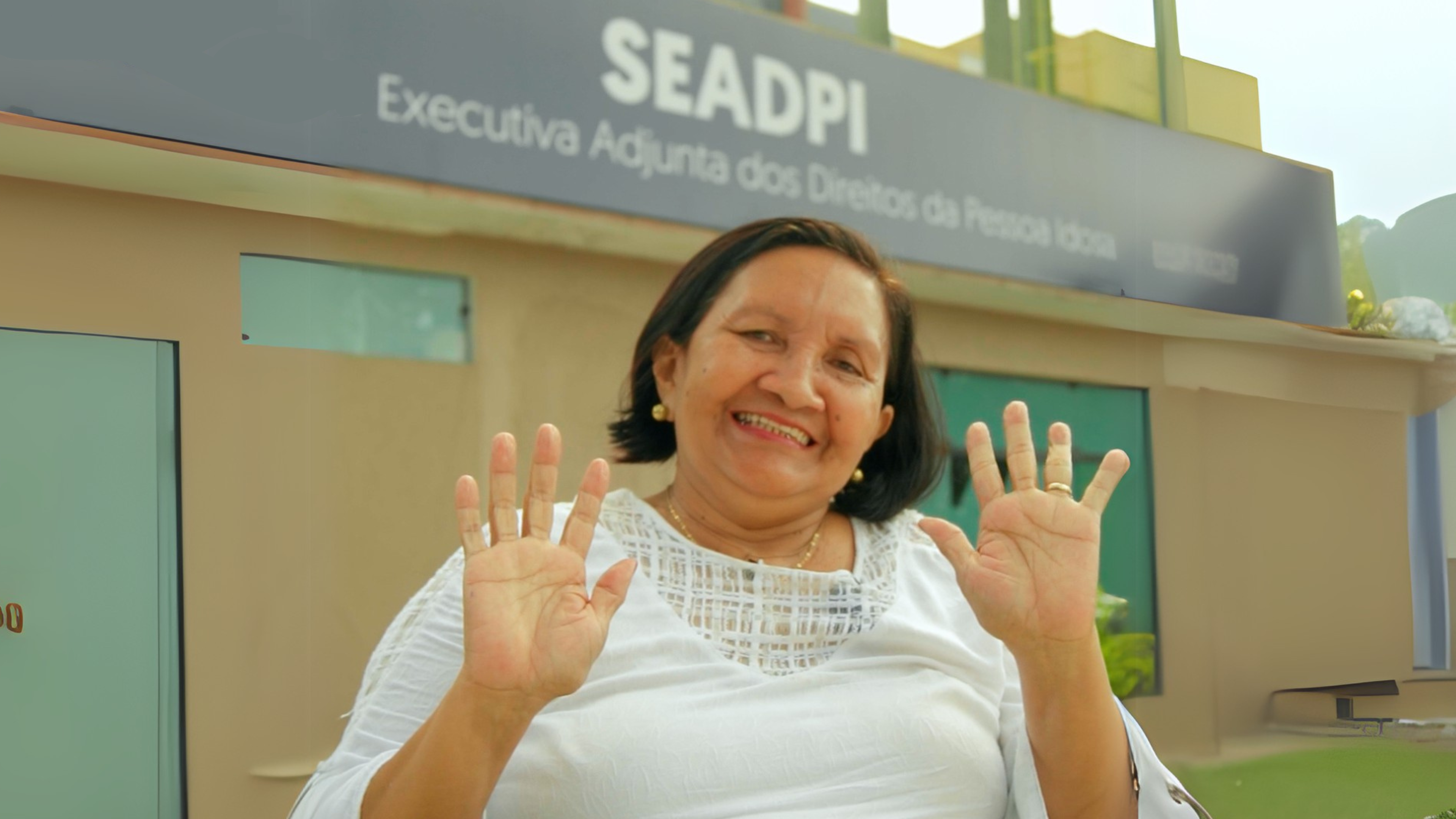 Profissionalismo e Cuidado: Conheça a trajetória da Assistente Social Laudiceia de Oliveira no projeto EnvelheSer 60+