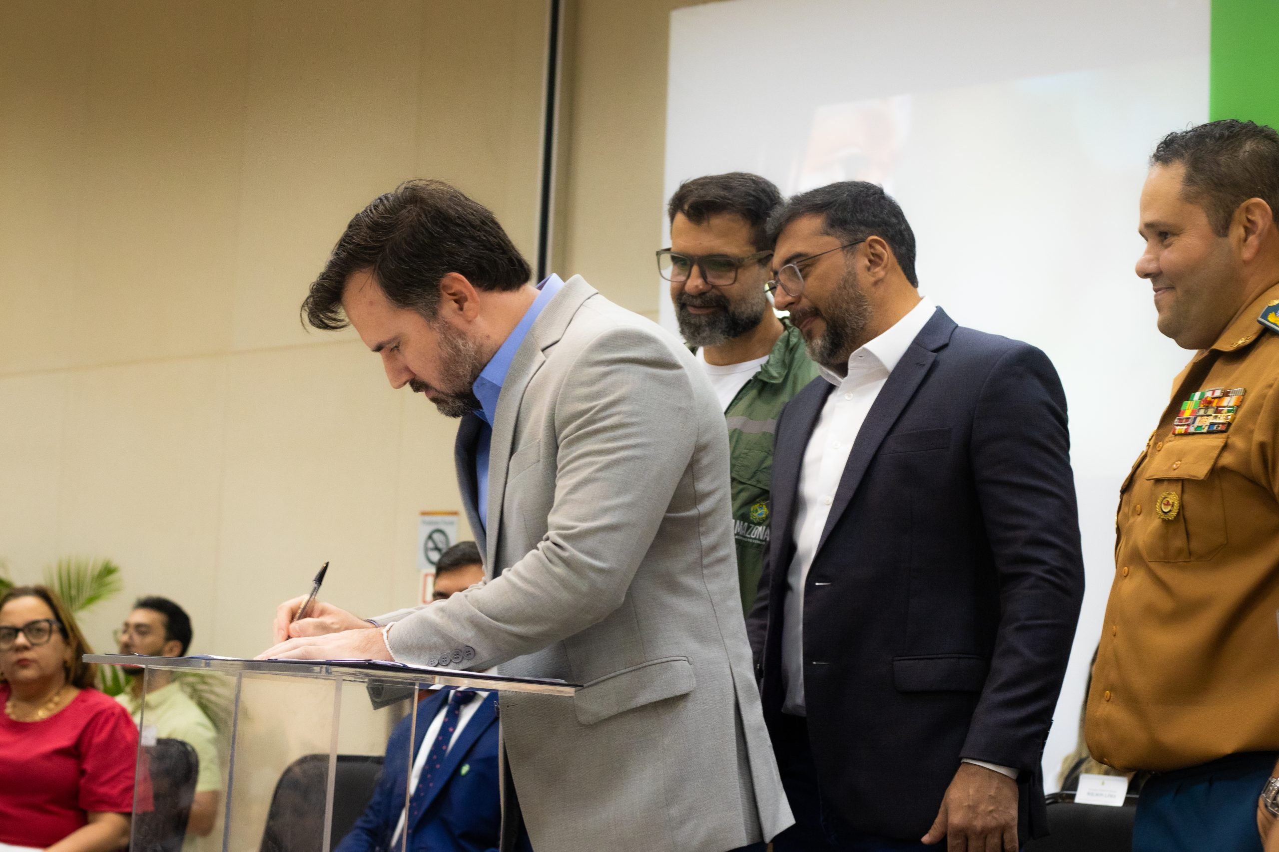 No Eco Amazônia, FAS e Aadesam firmam contrato para contratação de 153 brigadistas no combate às queimadas no sul do Amazonas