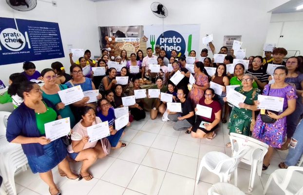 Prato Cheio de Pauini realiza curso de panificação para frequentadores do restaurante