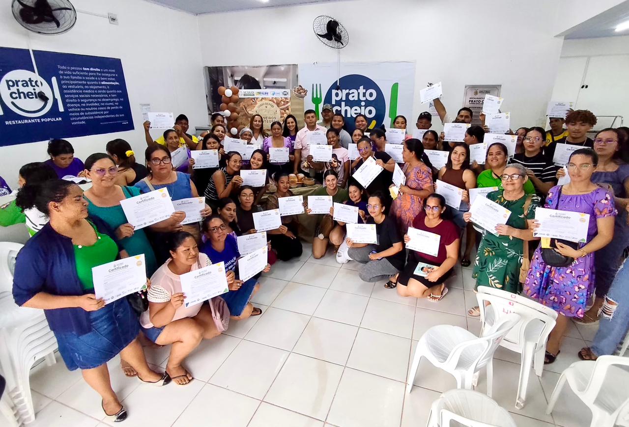Prato Cheio de Pauini realiza curso de panificação para frequentadores do restaurante